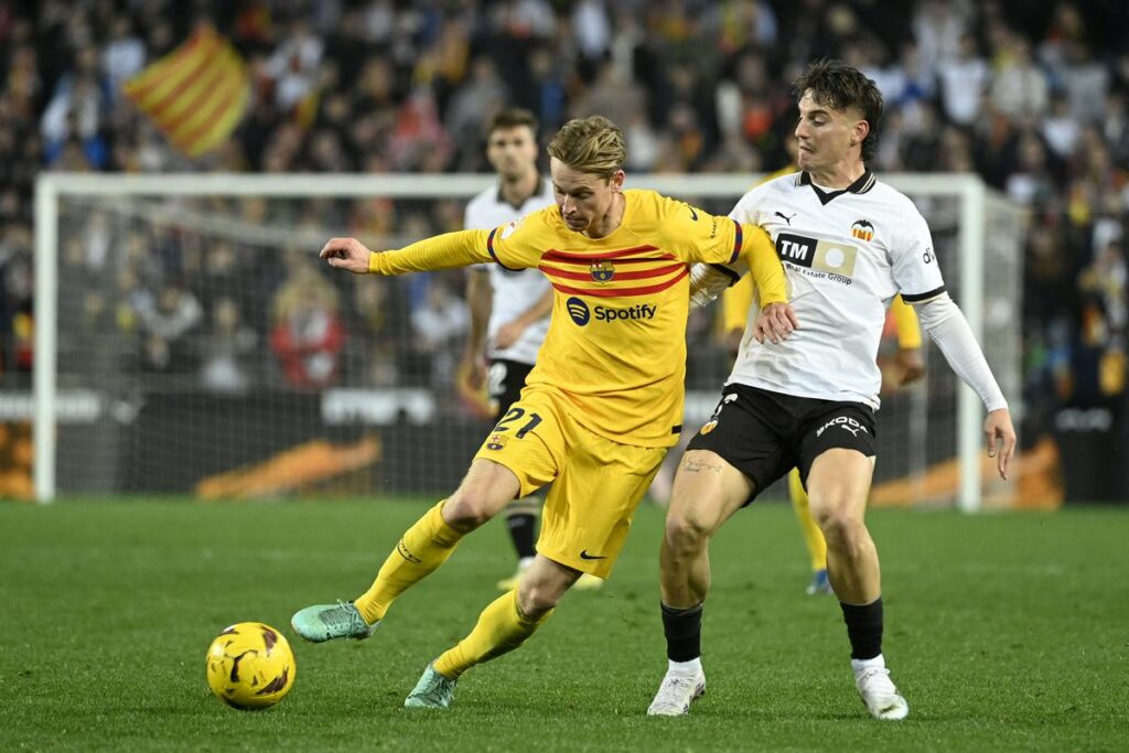 Nhận định soi kèo Valencia vs Barcelona lúc 03h30 ngày 7/2/2025 nhan-dinh-soi-keo-valencia-vs-barcelona-luc-03h30-ngay-7-2-2025-1