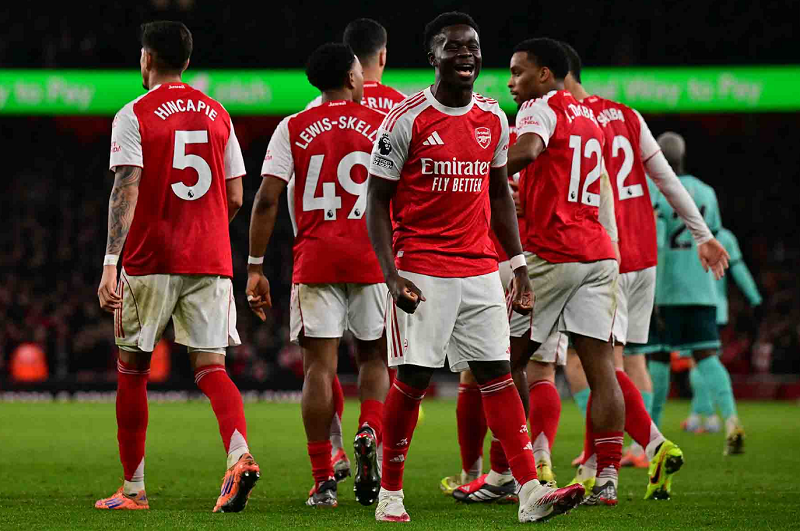 Gary Lineker tin Arsenal không thể tuột chức vô địch